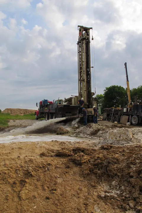 Flynn Drilling job site photograph