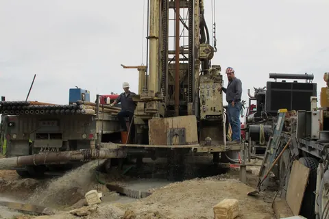 Flynn Drilling job site photograph